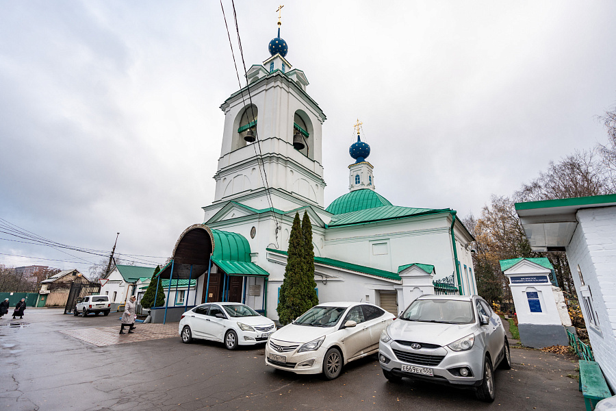 Архиерейское богослужение в Димитриевскую родительскую субботу в Успенском храме села Жилино г.о. Люберцы